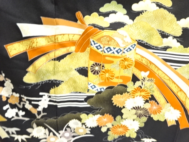  千總謹製　貝桶に菊・松竹梅模様刺繍留袖(比翼付き)(高島屋)